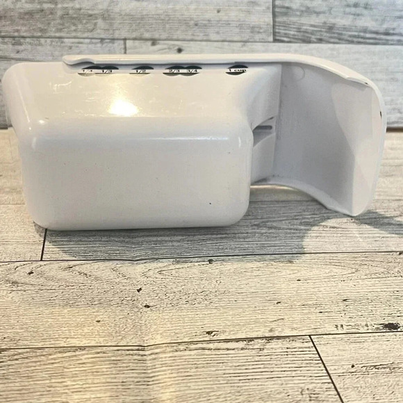 Vintage The Pampered Chef Adjustable Measuring Cup Scoop 1 Cup/250 Ml - Picture 6 of 7